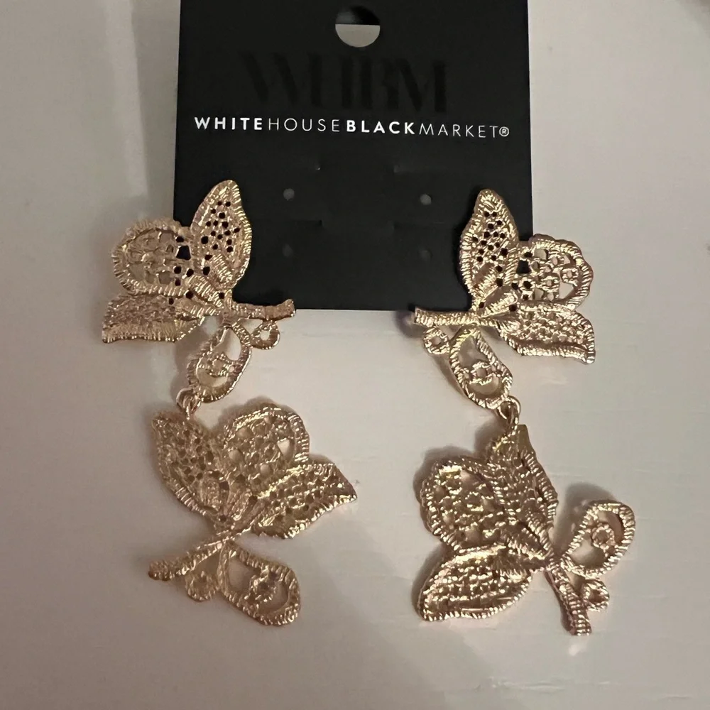 White House black market gold metal lace earrings - Picture 3 of 5